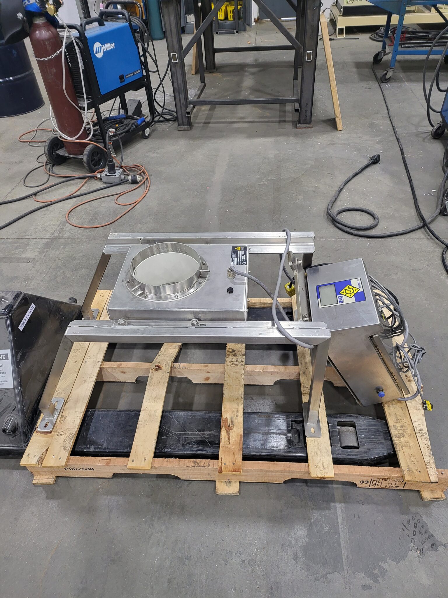 Lock Loma 8" free fall Metal Detector